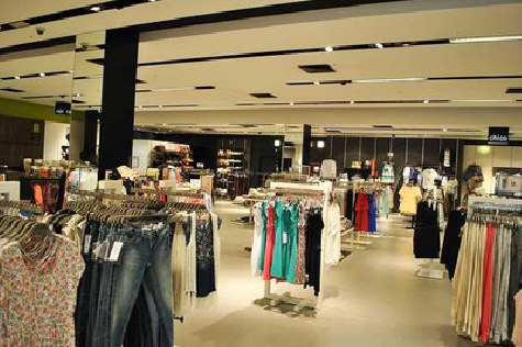 镇巴商场里的店面怎么装修？